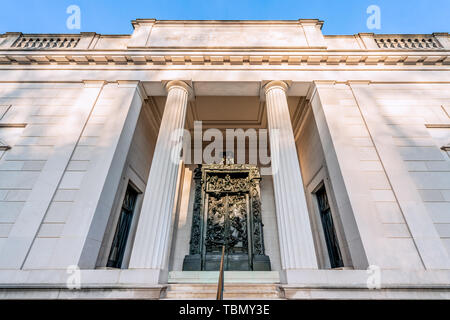 Philadelphia, Pennsylvania, USA - Dezember, 2018 - Die Pforten der Hölle, wie Sie das Rodin Museum in Philadelphia ein. Stockfoto