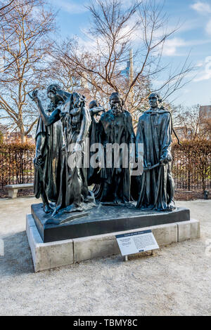 Philadelphia, Pennsylvania, USA - Dezember, 2018 - Die Bürger von Calais von Auguste Rodin in den Gärten von Rodin Museum in Philadelphia. Stockfoto