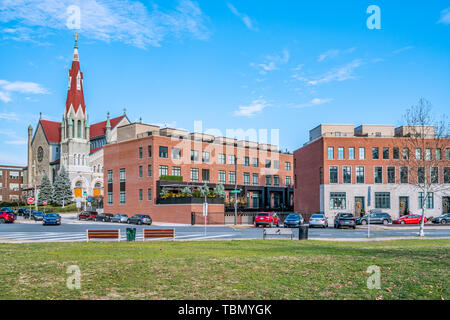 Philadelphia, Pennsylvania, USA - Dezember, 2018 - Blick auf die St. Francis Xavier Katholische Kirche, das Oratorium Fairmount Stockfoto