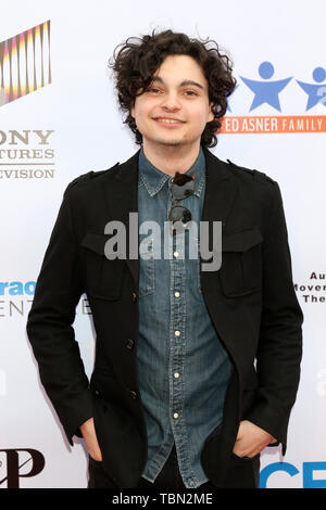 Juni 1, 2019 - Studio City, CA, USA - LOS ANGELES - Jun 1: Max Burkholder an der 7. jährlichen Ed Asner Poker Turnier an der CBS Studio Center am 1. Juni 2019 in Studio City, CA (Credit Bild: © Kay Blake/ZUMA Draht) Stockfoto