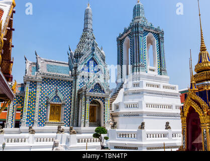 Bangkok, Thailand, März 2013 der Grand Palace, Wat Pra Keo mit Skulpturen und Ornamenten, Thai Master Handwerk Stockfoto