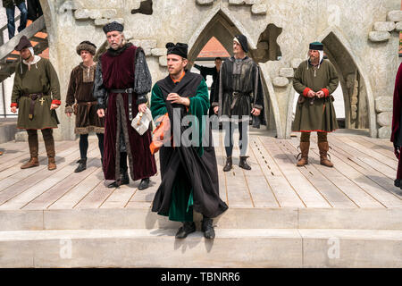 Sonde zu den Agnes-Bernauer-Festspielen 2019 im Innenhof des Straubinger Herzogsschlosses, Straubing, Niederbayern, Bayern, Deutschland | Probe Stockfoto