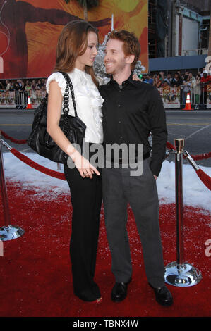 LOS ANGELES, Ca. November 03, 2007: Candace Bailey & Seth Green auf der Los Angeles Premiere von 'Fred Claus' am Grauman's Chinese Theater, Hollywood, CA. © 2007 Paul Smith/Featureflash Stockfoto