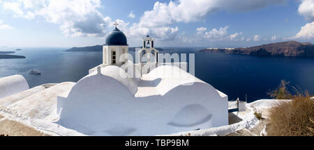 Santorini, Griechenland: typische griechische Kirche Stockfoto