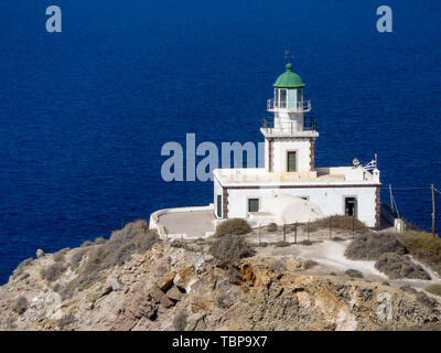 Santorini, Griechenland: Akrotiri Leuchtturm auf der Insel Stockfoto