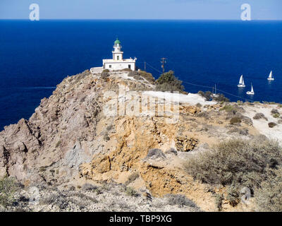 Santorini, Griechenland: Akrotiri Leuchtturm auf der Insel Stockfoto