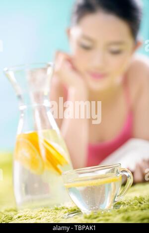 Wasser zu trinken Stockfoto