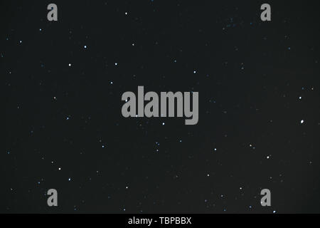 Nacht Sternenhimmel. Raum Hintergrund. Viele Sterne auf eine dunkle Nacht Hintergrund Stockfoto