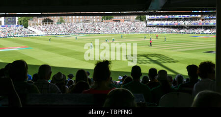 Kia Oval, London, UK. 2. Juni 2019. ICC World Cup Cricket, Südafrika gegen Bangladesh; allgemeine Ansicht der Boden während der Südafrikanischen Innings aus dem steht Credit: Aktion plus Sport/Alamy leben Nachrichten Stockfoto