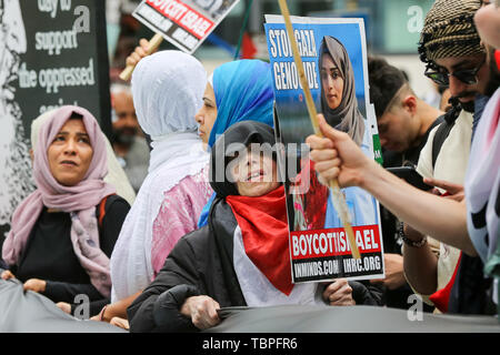 Home Office, London, Großbritannien, 2 Jun 2019. - Demonstranten an den jährlichen Al Quds tag Protest außerhalb des Home Office in Central London. Die Al Quds Tag Protest ist ein Ereignis, das angeblich die Not der palästinensischen Bevölkerung zu markieren und das Bewusstsein für Islamische Verfolgung um der Welt erhöhen. Der al-quds-Tag ist eine jährliche Tag des Protestes im Jahre 1979 durch den späten iranischen Herrscher Ayatollah Khomeini, gefeiert wird Unterstützung für das palästinensische Volk und ihren Widerstand gegen die israelische Besatzung zum Ausdruck zu bringen. Credit: Dinendra Haria/Alamy Live News Credit: Dinendra Haria/Alamy leben Nachrichten Stockfoto