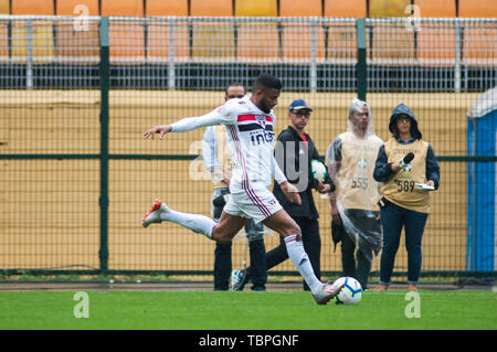 Sao Paulo, Brasilien. 02 Juni, 2019. SÃO PAULO X CRUZEIRO - Reinaldo der SPFC während des Spiels zwischen São Paulo FC und Cruzeiro, gültig für die 7. Runde der brasilianischen Meisterschaft 2019, gehalten an der Estádio do Estádio do Pacaembu in São Paulo, SP. (Foto: Maurício Rummens/Fotoarena) Credit: Foto Arena LTDA/Alamy leben Nachrichten Stockfoto