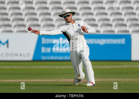 London, Großbritannien. 02Th Jun, 2019. Max Holden von Middlesex während Specsavers County Championship Match zwischen Middlesex vs Sussex an der Lords Cricket Ground am Sonntag, Juni 02, 2019 in London, England. (Nur redaktionelle Nutzung, eine Lizenz für die gewerbliche Nutzung erforderlich. Keine Verwendung in Wetten, Spiele oder einer einzelnen Verein/Liga/player Publikationen.) Credit: Taka G Wu/Alamy leben Nachrichten Stockfoto