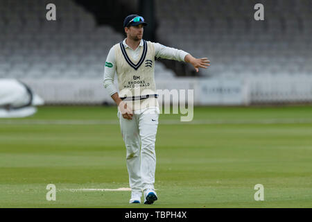 London, Großbritannien. 02Th Jun, 2019. Daivd Malan (C) von Middlesex während Specsavers County Championship Match zwischen Middlesex vs Sussex an der Lords Cricket Ground am Sonntag, Juni 02, 2019 in London, England. (Nur redaktionelle Nutzung, eine Lizenz für die gewerbliche Nutzung erforderlich. Keine Verwendung in Wetten, Spiele oder einer einzelnen Verein/Liga/player Publikationen.) Credit: Taka G Wu/Alamy leben Nachrichten Stockfoto