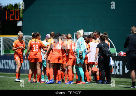 Tacoma, WA, USA. 02 Juni, 2019. Houston wird fertig, das Feld zu nehmen als die Houston Strich auf der Herrschaft FC in einem NWSL match bei Cheney Stadion in Tacoma, WA. © Jeff Halstead/CSM/Alamy leben Nachrichten Stockfoto