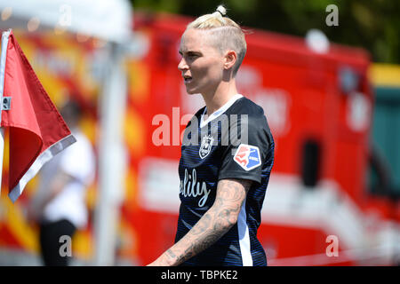 Tacoma, WA, USA. 02 Juni, 2019. JESS FISHLOCK (10), die in Aktion als die Houston Dash übernehmen die Herrschaft FC in einem NWSL match bei Cheney Stadion in Tacoma, WA. © Jeff Halstead/CSM/Alamy leben Nachrichten Stockfoto