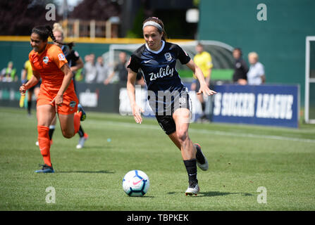 Tacoma, WA, USA. 02 Juni, 2019. SHEA Bräutigam (2) in Aktion als die Houston Dash übernehmen die Herrschaft FC in einem NWSL match bei Cheney Stadion in Tacoma, WA. © Jeff Halstead/CSM/Alamy leben Nachrichten Stockfoto