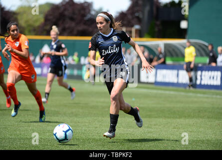 Tacoma, WA, USA. 02 Juni, 2019. SHEA Bräutigam (2) in Aktion als die Houston Dash übernehmen die Herrschaft FC in einem NWSL match bei Cheney Stadion in Tacoma, WA. © Jeff Halstead/CSM/Alamy leben Nachrichten Stockfoto