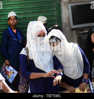 Verschleierte Frauen in Dhaka, Bangladesh. Stockfoto