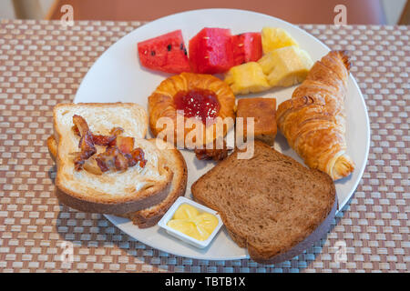 Englisches Frühstück im hotel restaurant Resort Stockfoto
