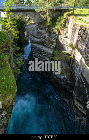 Landschaft und Natur auf dem oberen Teil des Valldalen Tal in Richtung Trollstigen, Sunnmore, Mehr og Romsdal, Norwegen Stockfoto