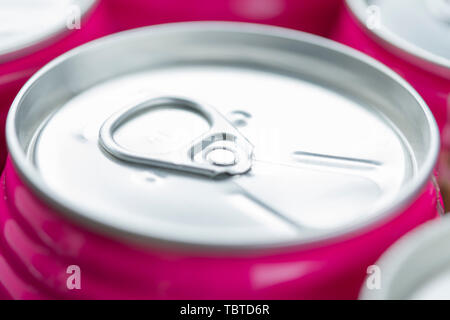 Close-up kann Ring ziehen Stockfoto