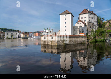 Burganlage Veste Niederhaus am Zusammenfluss von iltz und Donau, Passau, Niederbayern, Bayern, Deutschland | Veste Niederhaus schloss am confluen Stockfoto