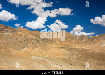 Dürren Berglandschaft in Ladakh Stockfoto