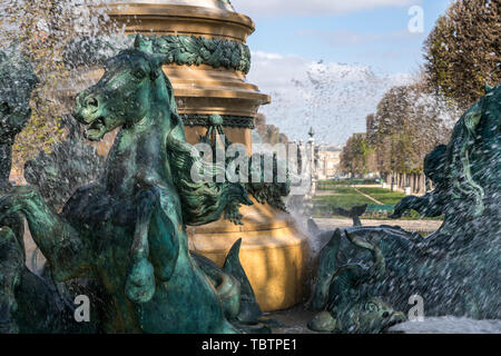 Brunnen Fontaine des Quatre-Parties-du-Monde im im Jardin Marco-Polo, Paris, Frankreich | Brunnen Fontaine de l'Observatoire at Jardin Marco-Polo, Stockfoto