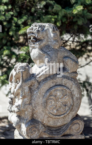 Alte Löwen Stein Carven im Wen Tempel in die alte Stadt von Pingyao, Shanxi Province, China Stockfoto