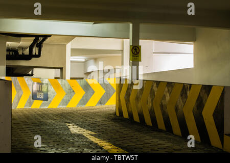Tiefgarage Ansicht verlassen Stockfoto