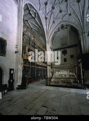 - SEPULCROS MAUSOLEOS REALES DE LOS REYES CATOLICOS JUANA LA LOCA Y FELIPE EL HERMOSO - 1517. Thema: DOMENICO FANCELLI. Lage: CATEDRAL - Capilla Real - Interieur. GRANADA. Spanien. FERDINAND II. von Aragon. FERNANDO EL CATOLICO. ISABELLA I. von Kastilien. FELIPE I EL HERMOSO. Johanna von Kastilien. FELIPE EL HERMOSO. FELIPE DE BORGOÑA. Stockfoto