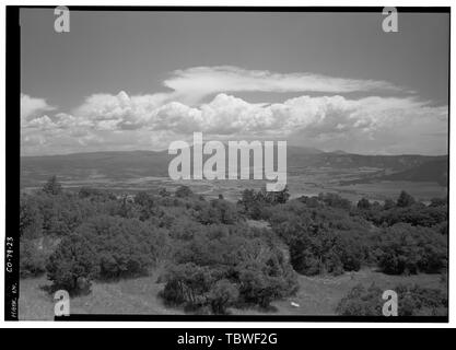 MANCOS TAL VON NUSBAUM GESCHNITTEN, MIT BLICK AUF NE. Mesa Verde National Park Haupteingang Straße, Cortez, Montezuma County, CO Stockfoto