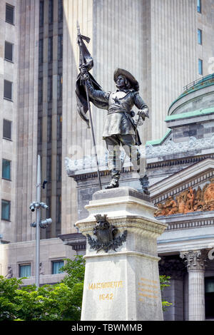 Montreal, Kanada - Juni, 2018: das Monument von Sieur de Maisonneuve Paul de Chomedey in Place d'Armes in Montreal, Quebec, Kanada. Editorial. Stockfoto