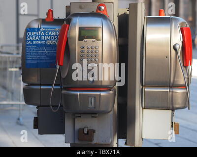 Mailand, Italien - 31. Mai 2019: Nahaufnahme eines Telecom italienischen öffentlichen Telefon in Mailand Stockfoto
