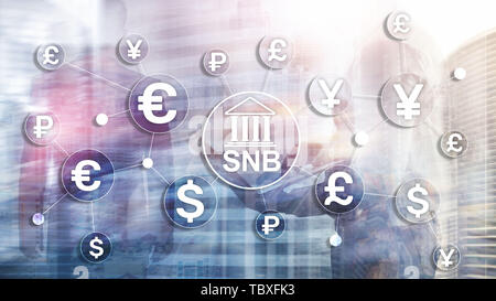 Verschiedenen Währungen auf einem virtuellen Bildschirm. SNB. Schweizerische Nationalbank. Stockfoto