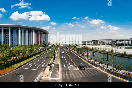 Tägliches Training von Polizei und die Polizisten in Polizeistationen der Shanghai National Convention und Exhibition Centre Stockfoto