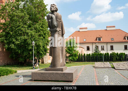 Vilnius, Litauen. Mai 2019. Das Denkmal des berühmten Dichters Adomas Mickevicius (Adam Mickiewicz) durch den Bildhauer Gediminas Jokubonis bei 1984 Stockfoto