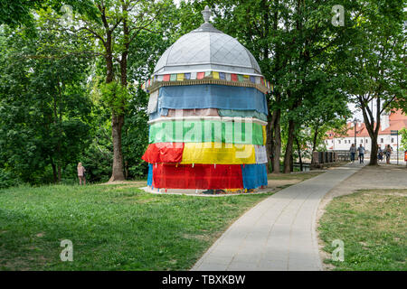 Vilnius, Litauen. Mai 2019. Die bunten Kiosk im Park des Tibetischen Square Stockfoto