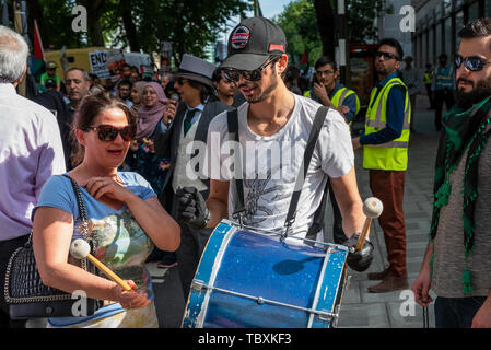 London, Großbritannien. 2. Juni 2019. Tausende der pro-palästinensischen jährlichen Al-Quds-Tag März von der Islamischen Menschenrechtskommission organisierte besucht. Credit: Stephen Bell/Alamy. Stockfoto