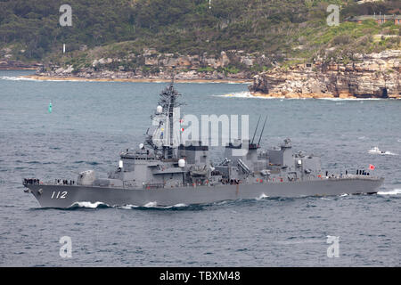 JS Makinami takanami Klasse Zerstörer der Japan Maritime Verteidigung-kraft Abfahrt Sydney Hafen. Stockfoto