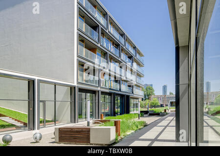 Moderne Wohnsiedlung im Warschauer Zentrum. Mazovian Provinz, Polen. Stockfoto