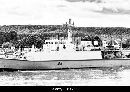 ROUEN, Frankreich - Juli ca. 2016. Ende der Armada. Navy Boot Marine Transport mit Mannschaft und Kapitän. Sehr wichtige internationale Festival exhib Stockfoto