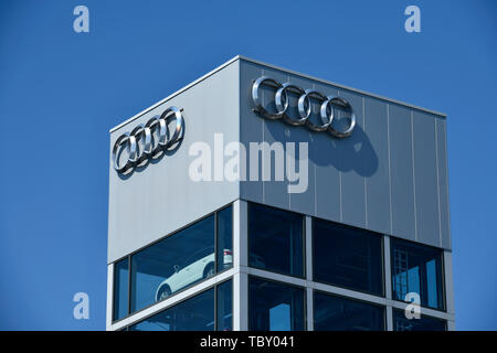 Autotower, Audi Zentrum, Rudower Straße, Adler, Treptow-Köpenick, Berlin, Deutschland, Autoturm, Audi Zentrum, Rudower Chaussee, ADLERSHOF SIND Stockfoto