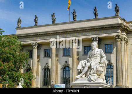 Statue, Alexander von Humboldt, Hauptgebäude, Humboldt Universität, Unter den Linden, Mitte, Berlin, Deutschland, Hauptgebäude, Humboldtuniversität Stockfoto