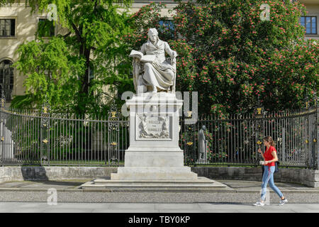 Statue, Wilhelm von Humboldt, Hauptgebäude, Humboldt Universität, Unter den Linden, Mitte, Berlin, Deutschland, Hauptgebäude, Humboldtuniversität, Stockfoto