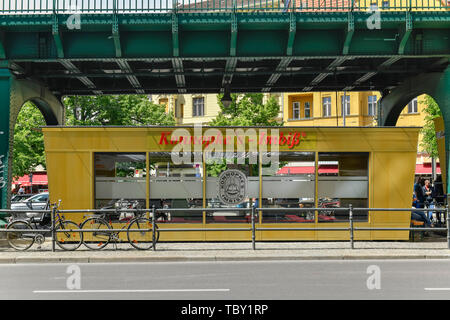 Konnopke's Imbiss, Schönhauser Allee, Prenzlauer Berg, Pankow, Berlin, Deutschland, konnopke's Imbiß, Schönhauser Allee, Prenzlauer Berg, Deutschland Stockfoto