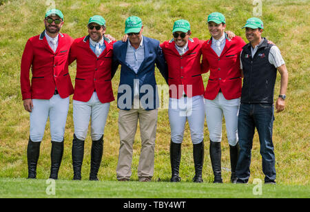 In Langley, British Columbia, KÖNNEN. 2. Juni 2019. Team Mexiko wirft vor dem LONGINES FEI Jumping Nations Cup™ von Kanada für Thunderbird Show Park am 2. Juni 2019 in Langley BC Kanada. Credit: Cara Grimshaw/ZUMA Draht/Alamy leben Nachrichten Stockfoto