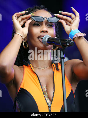 London, Großbritannien. 02 Juni, 2019. DeBrito IAMDDB (Diana) führt auf der Bühne bei Lloyd Park für die Enden Festival 2019 in London. Credit: SOPA Images Limited/Alamy leben Nachrichten Stockfoto