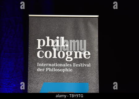 Köln, Deutschland. 03 Juni, 2019. Logo, Schriftzug von Phil Köln am 7. phil. Köln, die größte deutsche Philosophie Festival. Credit: Horst Galuschka/dpa/Horst Galuschka dpa/Alamy leben Nachrichten Stockfoto