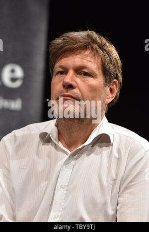 Köln, Deutschland. 03 Juni, 2019. Der Autor und Grüne Politiker Robert Habeck liest und diskutiert Am 7. phil. Köln, die größte deutsche Philosophie Festival. Credit: Horst Galuschka/dpa/Horst Galuschka dpa/Alamy leben Nachrichten Stockfoto